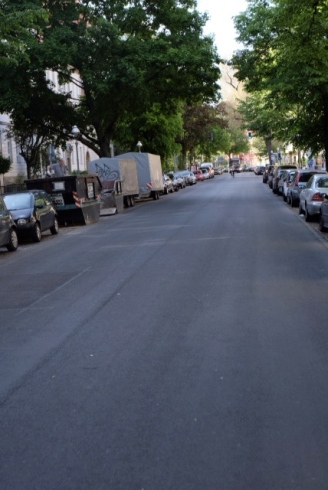 Seltenes Bild: Tegler Straße ohne Stau